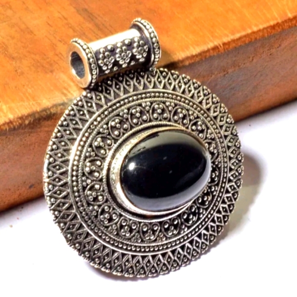 Jewelry - STERLING SILVER BLACK ONYX PENDANT